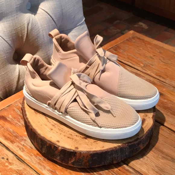 Steve Madden Shoes - Steve Madden 7.5 Pink Lancer Tennis Shoe